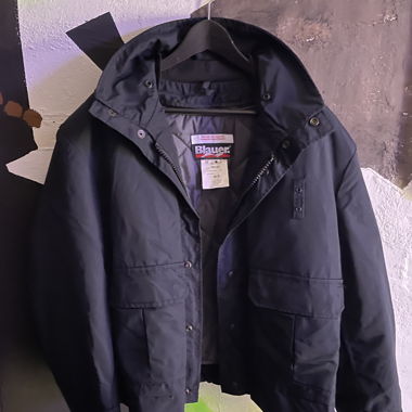 Schwarze Blauer Winterjacke mit Kapuze