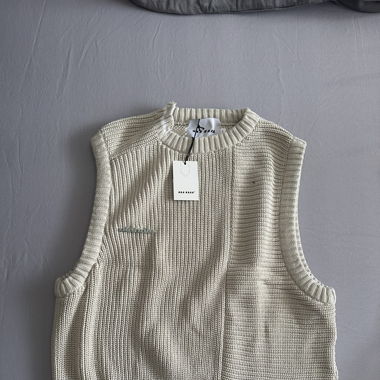 OLAKALA Knit Vest