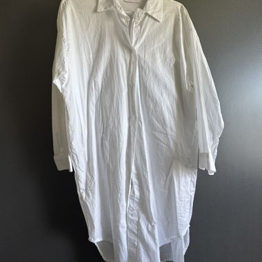Weisses Oversize-Hemd