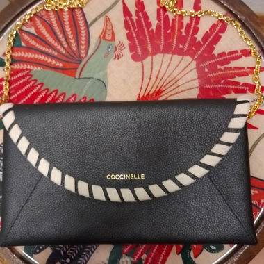 Pochette noire Coccinelle