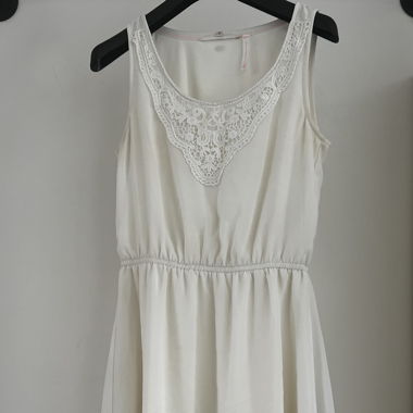 Weisses Sommer-Kleid