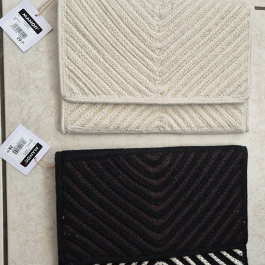Clutch MANOR con motivo ricamato