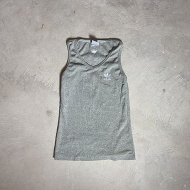Canotta Adidas grigia streetwear