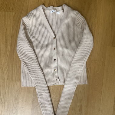 Schöner beiger gerippter Cardigan mit Knöpfen, Grösse S