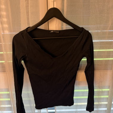 ZARA Black Long-Sleeve Top