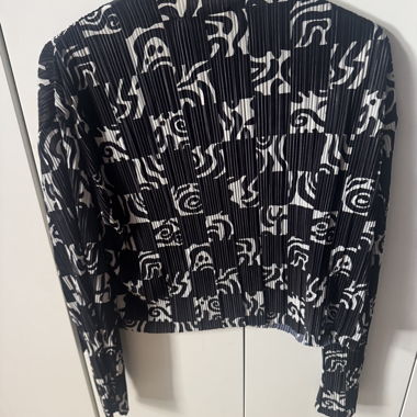 Plissierter Cardigan MONKI schwarz