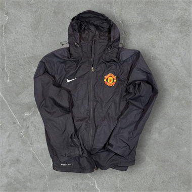 vintage nike manchester united rainjacket black
