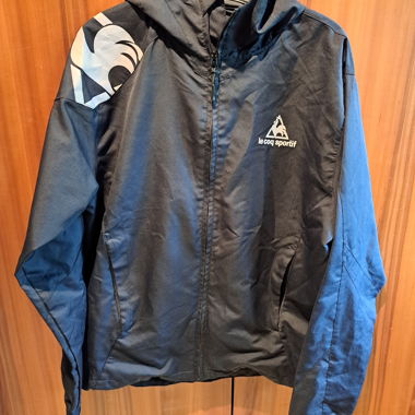 Lightweight black casual jacket