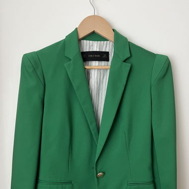 GREEN BLAZER