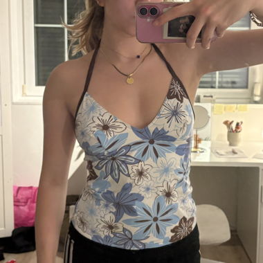 Top floreale blu con scollo neckholder