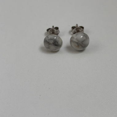 Orecchini a bottone in howlite con argento 925