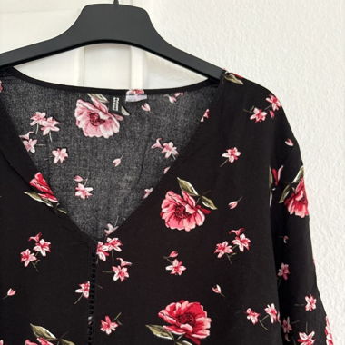 Bluse mit Blumen (M)