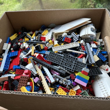 Lego 1 grande scatola con istruzioni