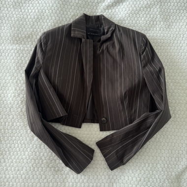 Cropped blazer in brown