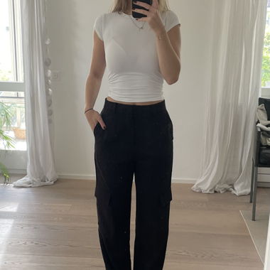 Stoffhose schwarz mit Säcken