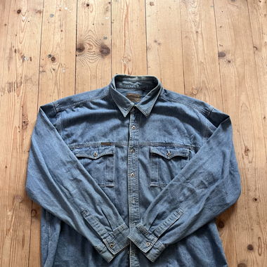 Jeans-Hemd