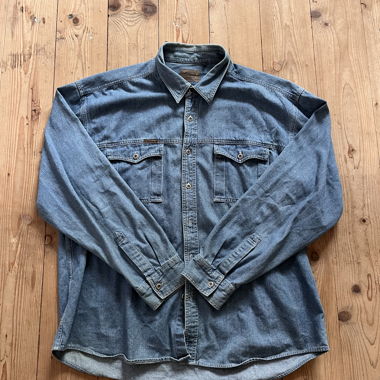 Jeans-Hemd