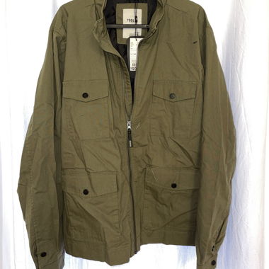 Leichte Jacke