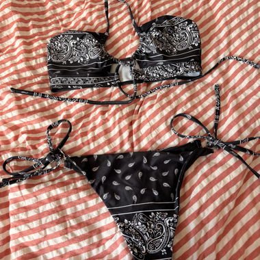 Bikini bandana nero e bianco