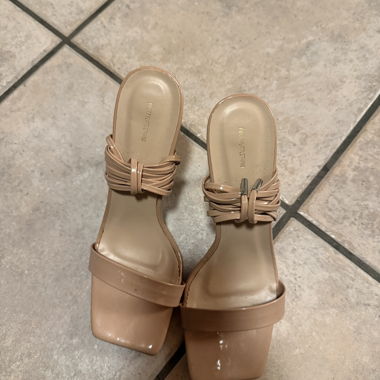 Sandali con tacco nude