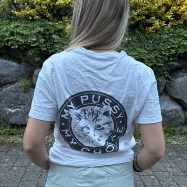 White T-shirt with cat print