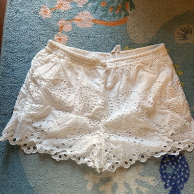 Shorts brodés blancs Zara