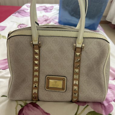 Guess Shoulder Bag