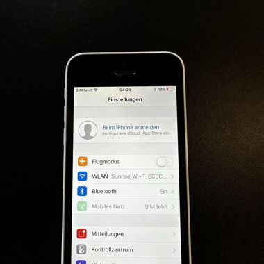 iPhone 5C +  Ladegerät