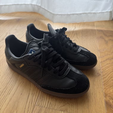 Sambas aus Leder