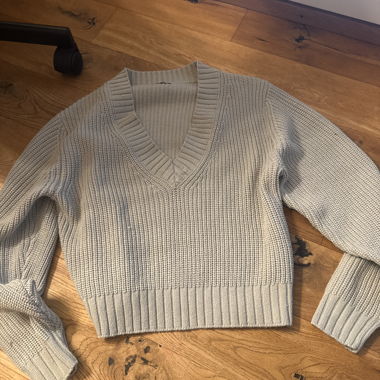 Beige V-neck knit sweater