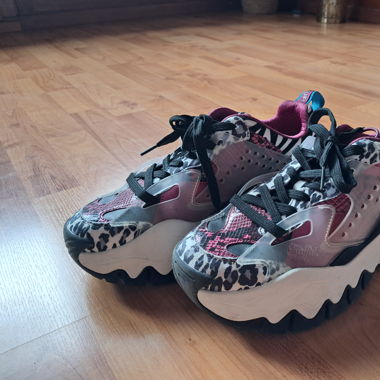Buffalo old school shoes