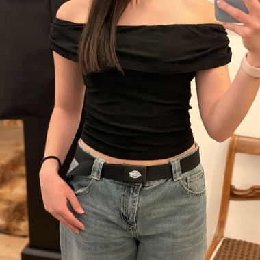 Schwarzes Off-Shoulder Top
