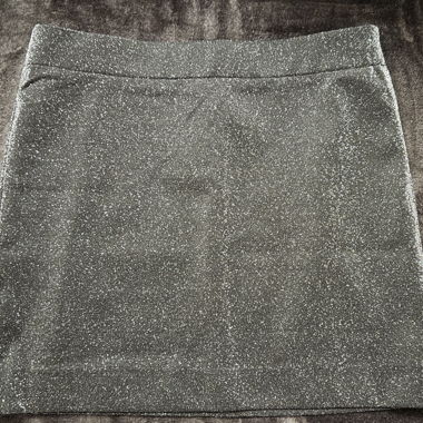 Jupe courte à paillettes grise