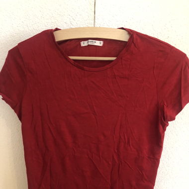 rotes T-Shirt