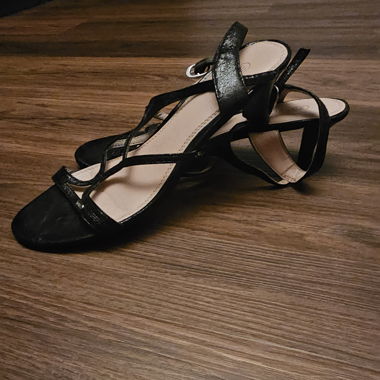 Schwarze Sandalen