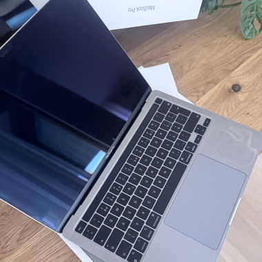 MacBook Pro 13”/ M1 / 8 GB RAM / 512 GB SSD 