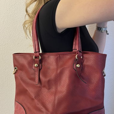 Rote Handtasche