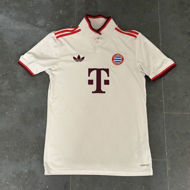 FC-Bayern-München-Trikot