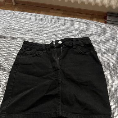 Jupe courte noir en jean 