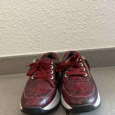 Red shoes