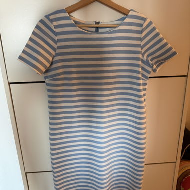 Robe à rayures avec fermeture éclair au dos