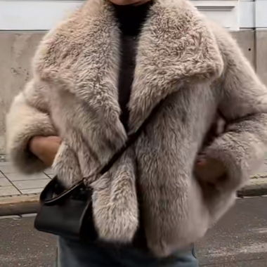 Manteau en fausse fourrure