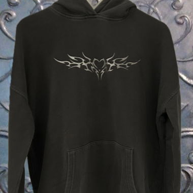 Grauer Hoodie mit silbernem Print