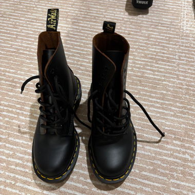 Dr Martens 1460 black leather boots Size 35