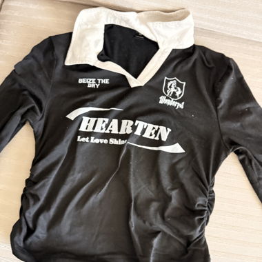 Haut de rugby attentionné