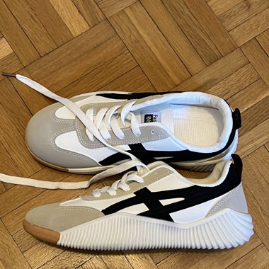 Comfy Sneakers NEW