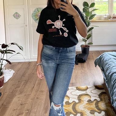 DKNY black shirt with print🎱