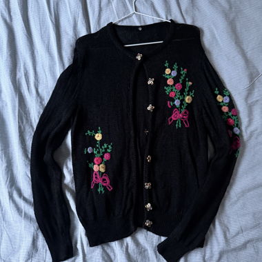 Cardigan in maglia nera ricamato (selfmade Nonna M.)