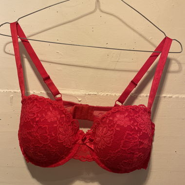 Reggiseno rosso in pizzo