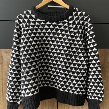 Pull en maille noir et blanc